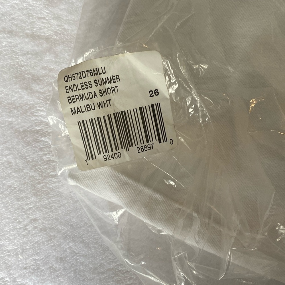 Endless Summer Bermuda Short
Sanctuary from Revolve 26 NWT - Picture 6 of 7